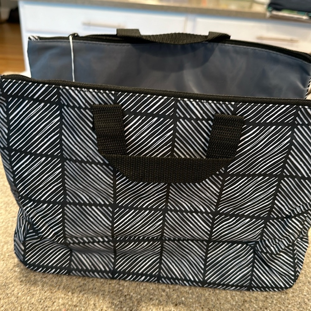 NWT ThirtyOne Super Swap-it Pocket in Chevron Squares 12”x9”x5”